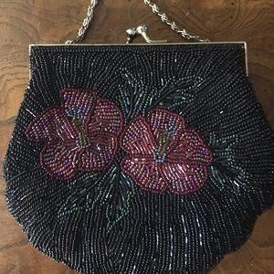 Elegant vintage beaded purse.Large coin purse with clasp and long shoulder chain